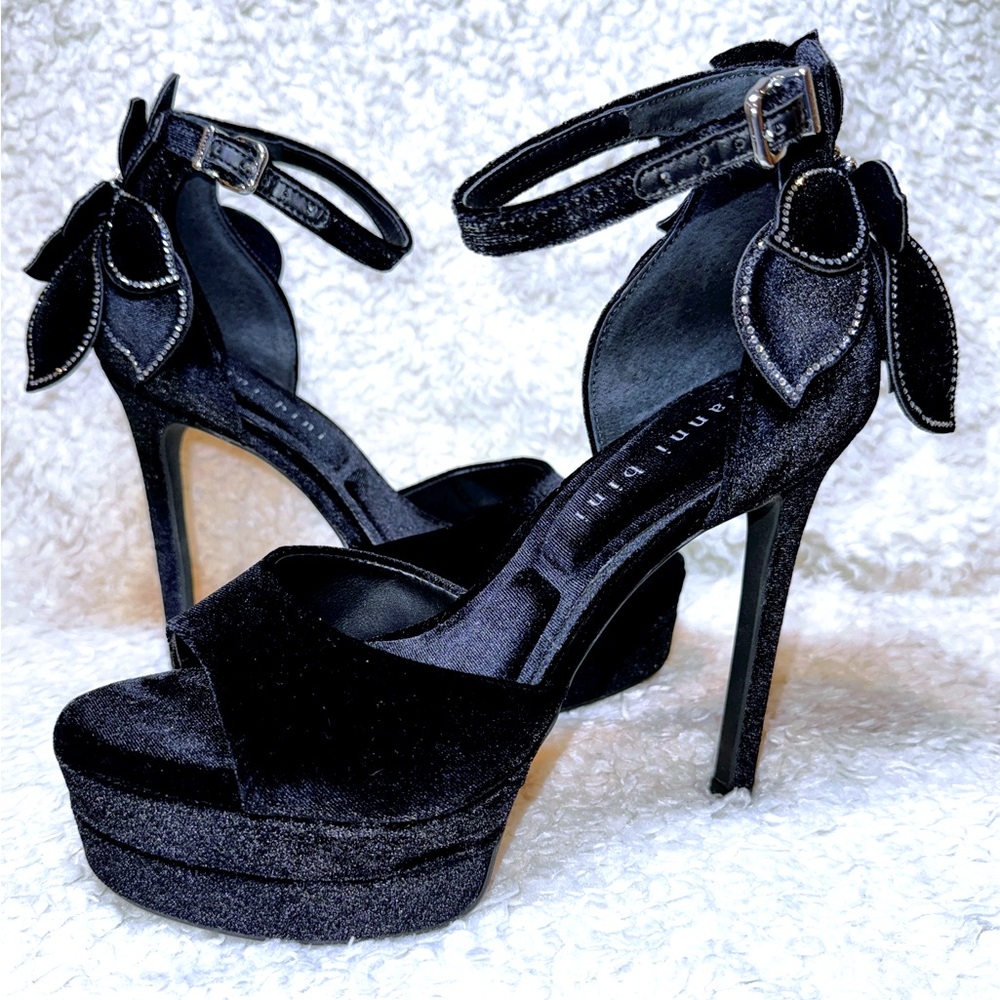 Gianni Bini Velvet Flower Ankle Strap Platform Dress Sandals - Picture 4 of 8